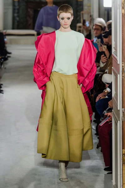 Look 7